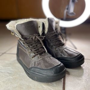 Boys lock view 1 nautica size 3